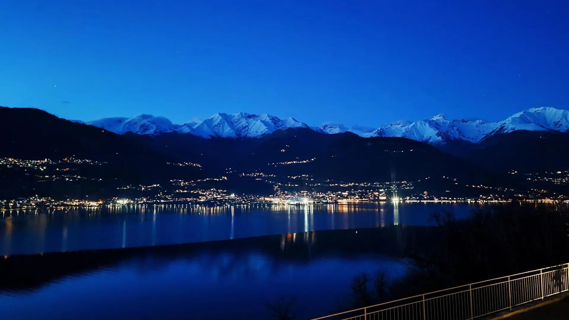 Laguna Blu - Villa Da Sogno Con Idromassaggio Panoramico Sul Lago Di Como Colico