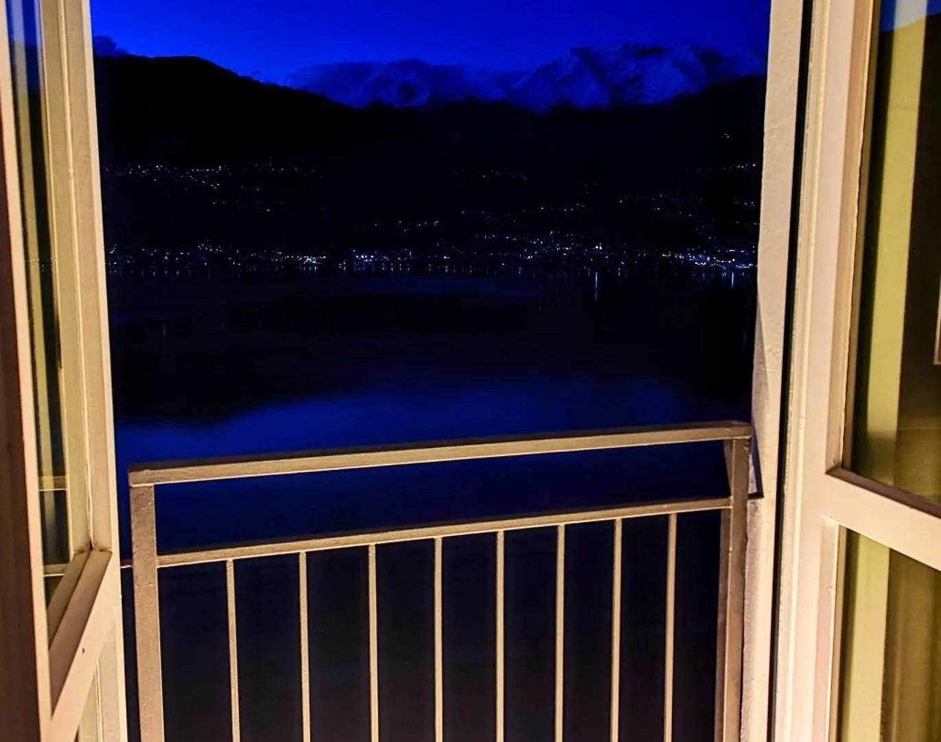 Laguna Blu - Villa Da Sogno Con Idromassaggio Panoramico Sul Lago Di Como Colico Italy