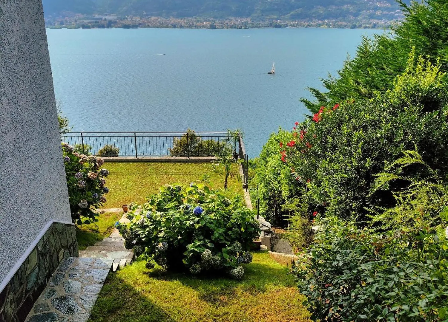Laguna Blu - Villa Da Sogno Con Idromassaggio Panoramico Sul Lago Di Como Colico