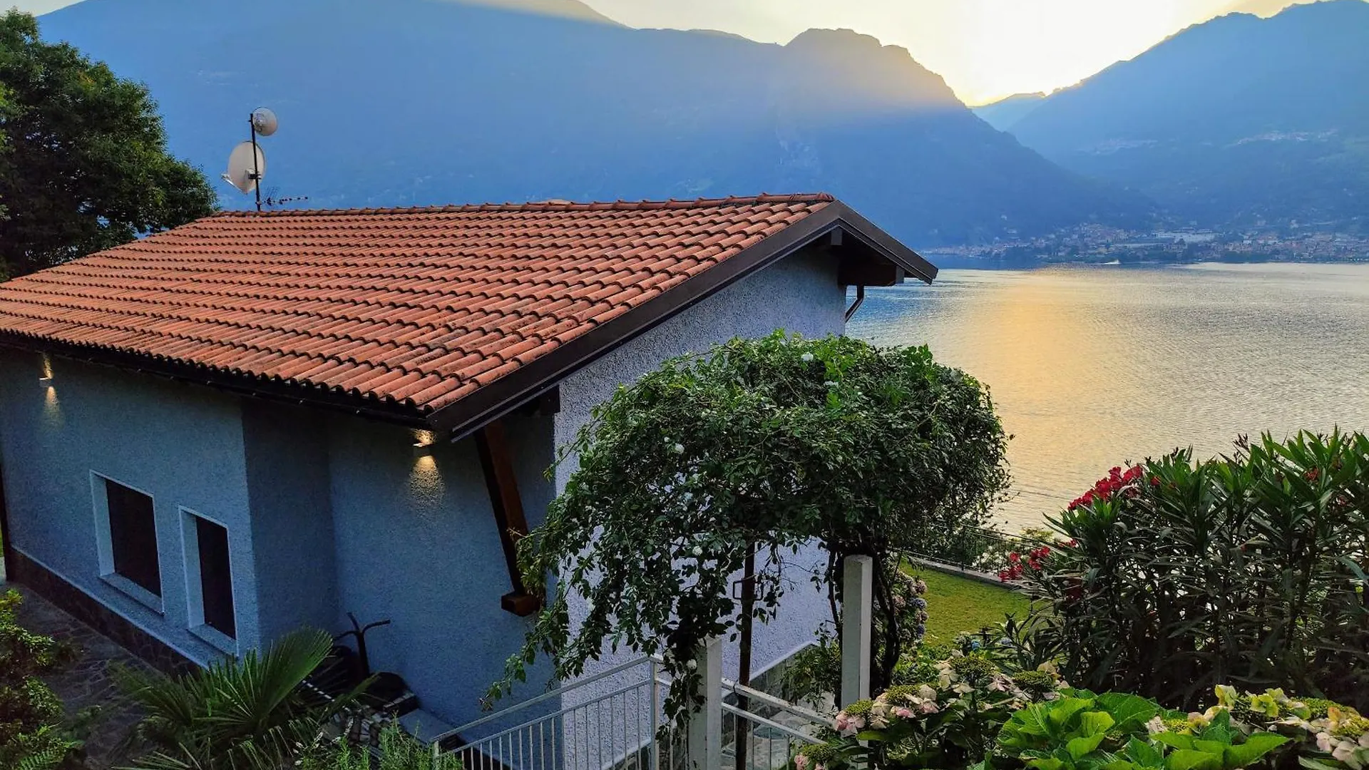 Laguna Blu - Villa Da Sogno Con Idromassaggio Panoramico Sul Lago Di Como Colico Italy