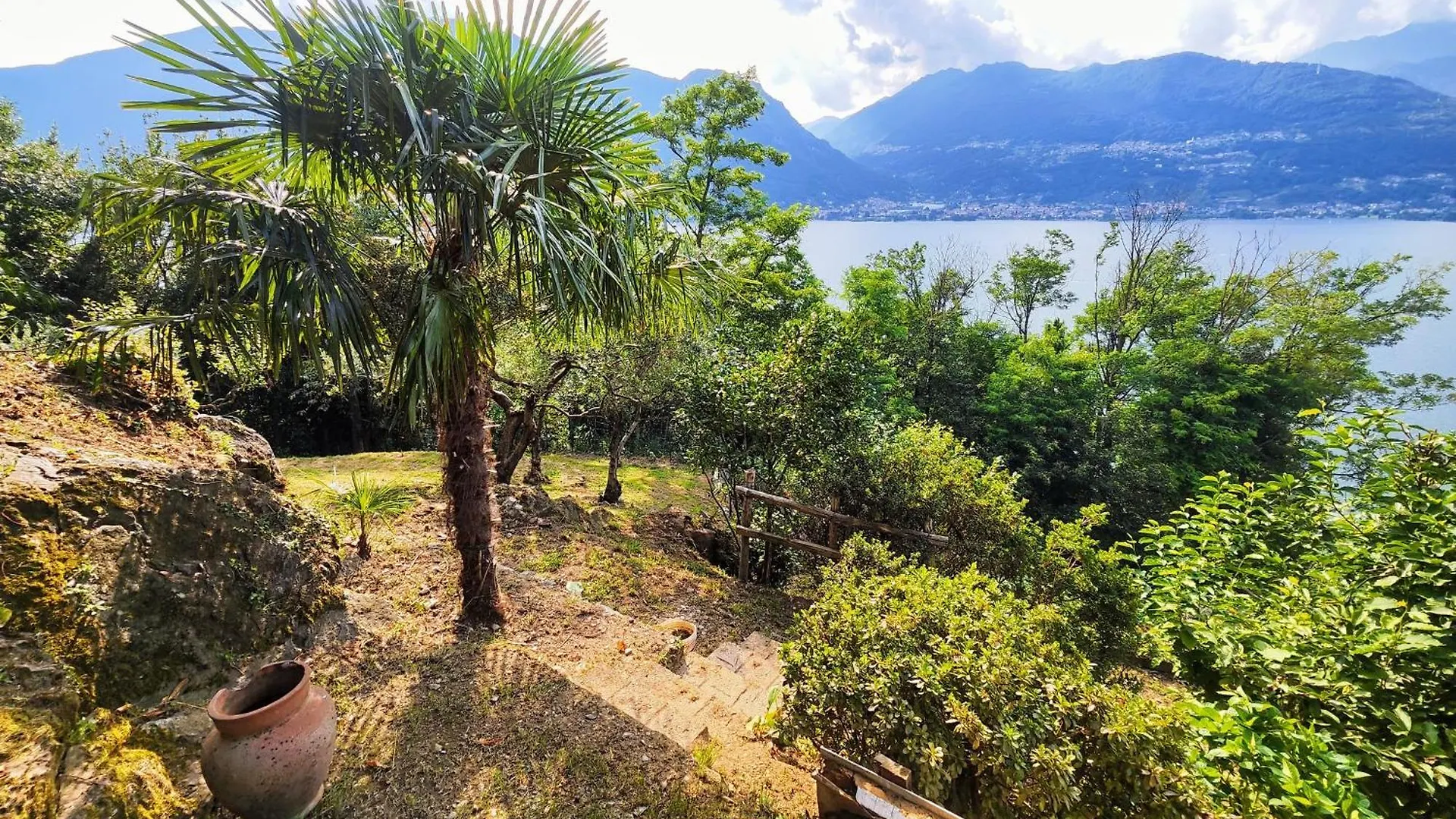 Laguna Blu - Villa Da Sogno Con Idromassaggio Panoramico Sul Lago Di Como Colico Italien