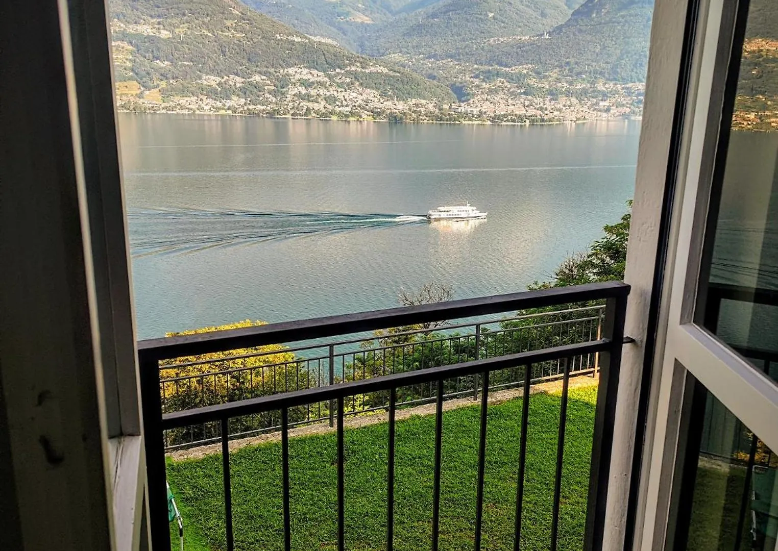 Laguna Blu - Villa Da Sogno Con Idromassaggio Panoramico Sul Lago Di Como Colico