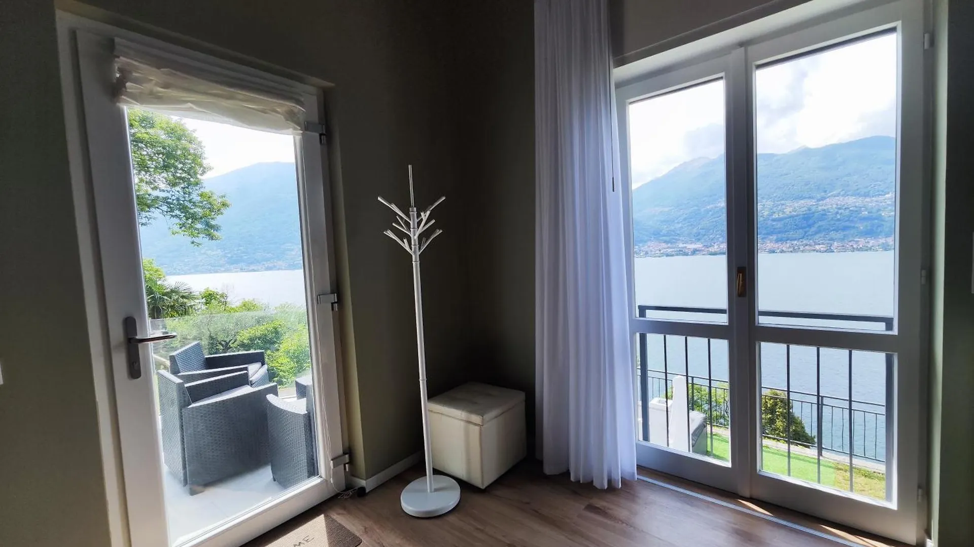 Laguna Blu - Villa Da Sogno Con Idromassaggio Panoramico Sul Lago Di Como Colico 0*,  Italy