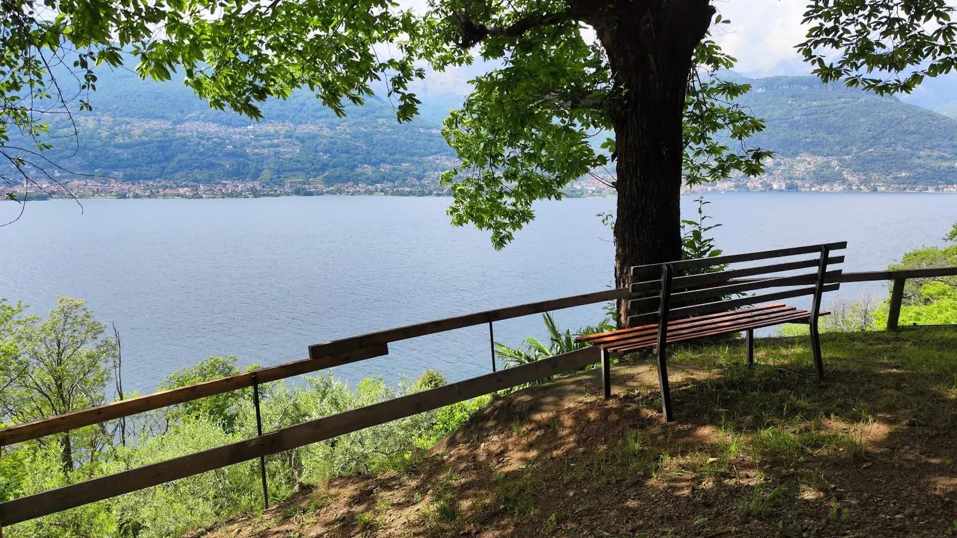 Laguna Blu - Villa Da Sogno Con Idromassaggio Panoramico Sul Lago Di Como Colico