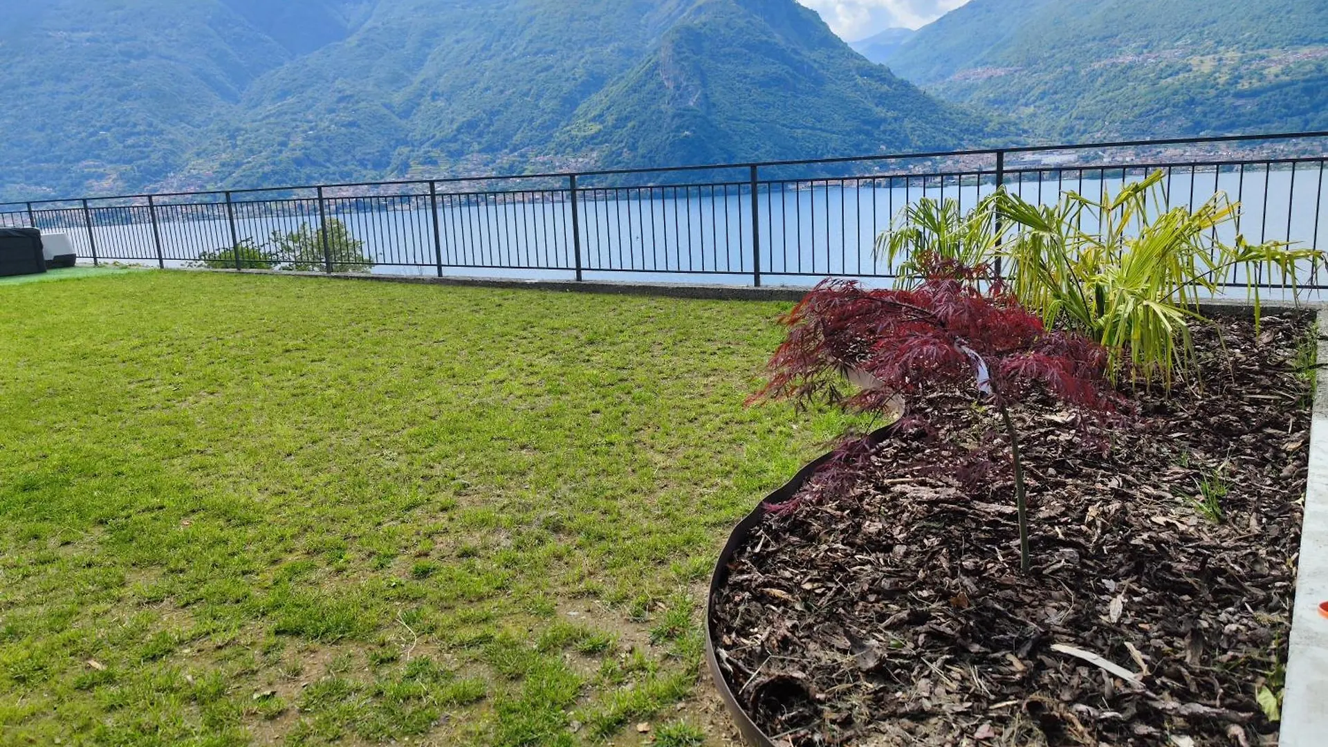 Laguna Blu - Villa Da Sogno Con Idromassaggio Panoramico Sul Lago Di Como Colico 0*,