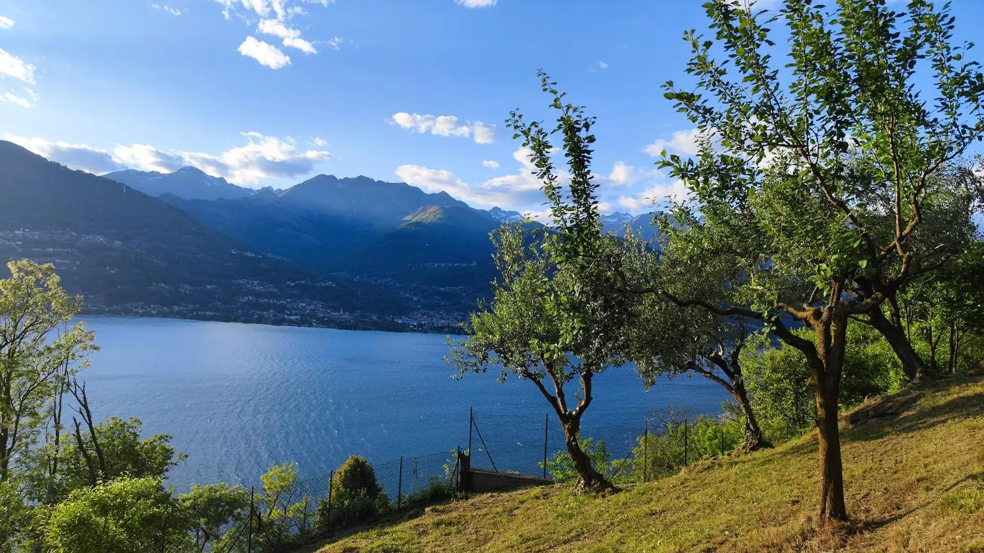 Laguna Blu - Villa Da Sogno Con Idromassaggio Panoramico Sul Lago Di Como Colico
