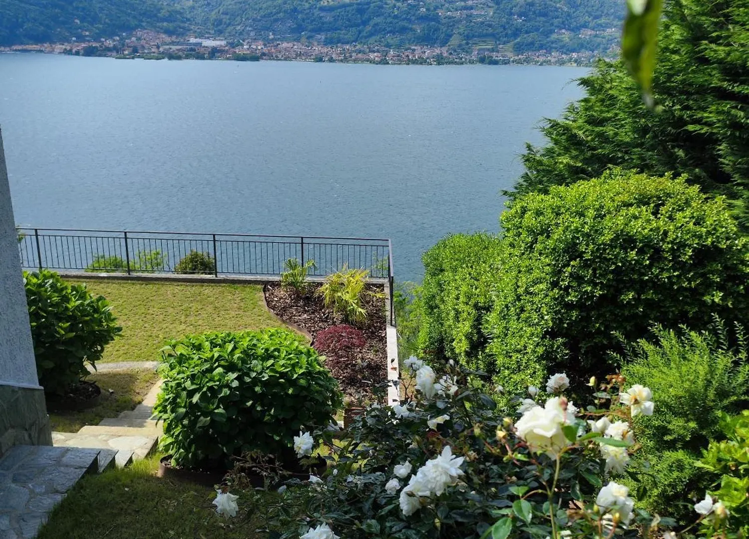 Laguna Blu - Villa Da Sogno Con Idromassaggio Panoramico Sul Lago Di Como Colico