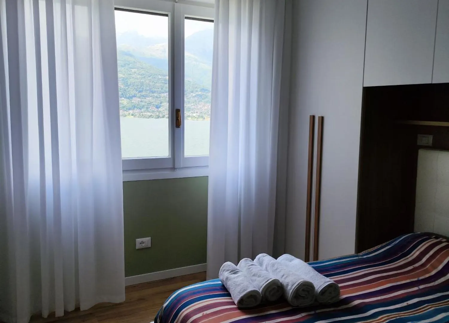 Laguna Blu - Villa Da Sogno Con Idromassaggio Panoramico Sul Lago Di Como Colico 0*,  Italy