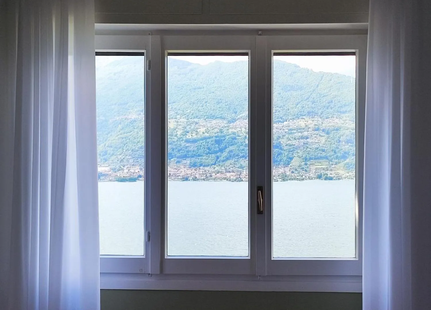 Laguna Blu - Villa Da Sogno Con Idromassaggio Panoramico Sul Lago Di Como Colico